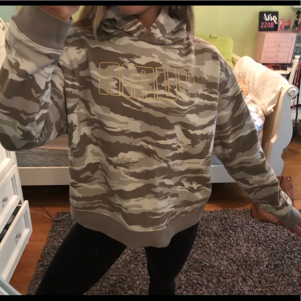 PUMA sweatshirt